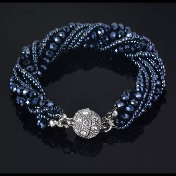 FASHION LIGHT BROWN MULTILAYER CRYSTAL BEADS BRACELET WITH MAGNETIC CLOSURE - Picture 2 of 5